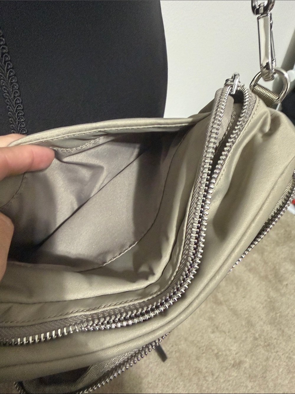 lululemon athletica taupe crossbody bag with adjustable strap - Picture 4 of 6